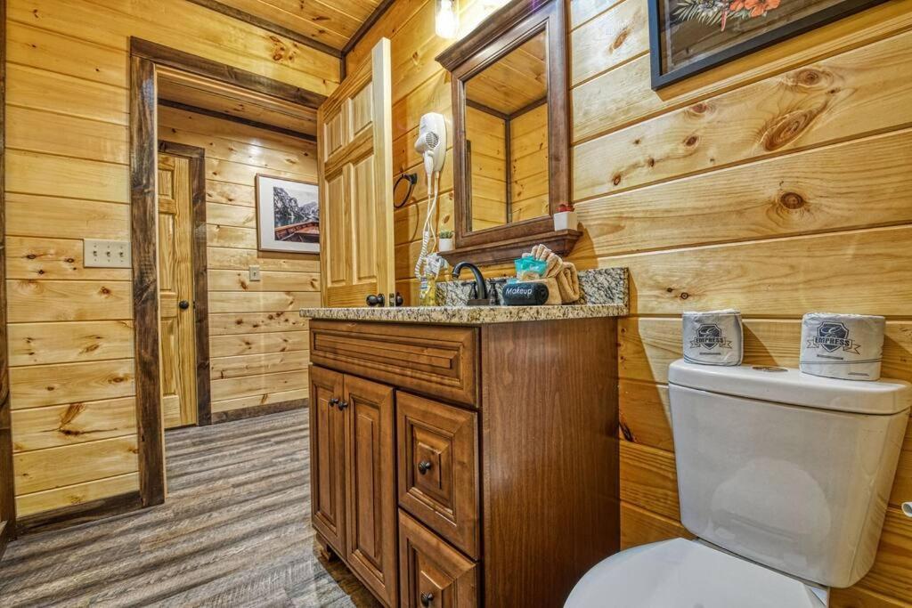 Adventure Retreat/Cabin/Pool+Hot Tub/Game Room+Theater เซอเวียร์วีล ภายนอก รูปภาพ