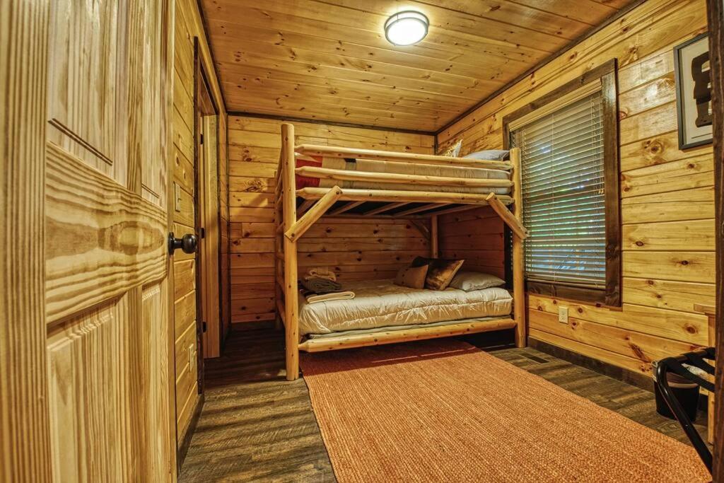 Adventure Retreat/Cabin/Pool+Hot Tub/Game Room+Theater เซอเวียร์วีล ภายนอก รูปภาพ