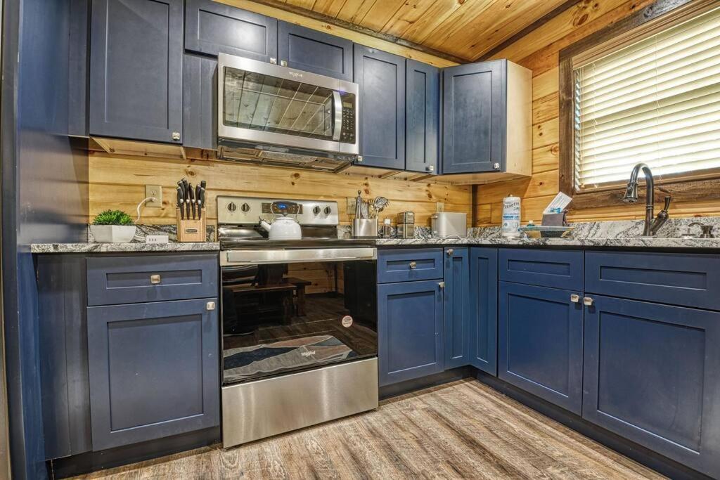 Adventure Retreat/Cabin/Pool+Hot Tub/Game Room+Theater เซอเวียร์วีล ภายนอก รูปภาพ
