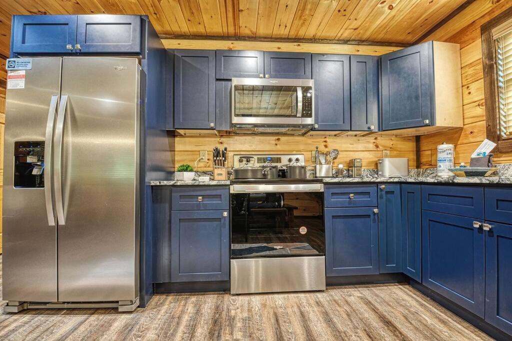 Adventure Retreat/Cabin/Pool+Hot Tub/Game Room+Theater เซอเวียร์วีล ภายนอก รูปภาพ