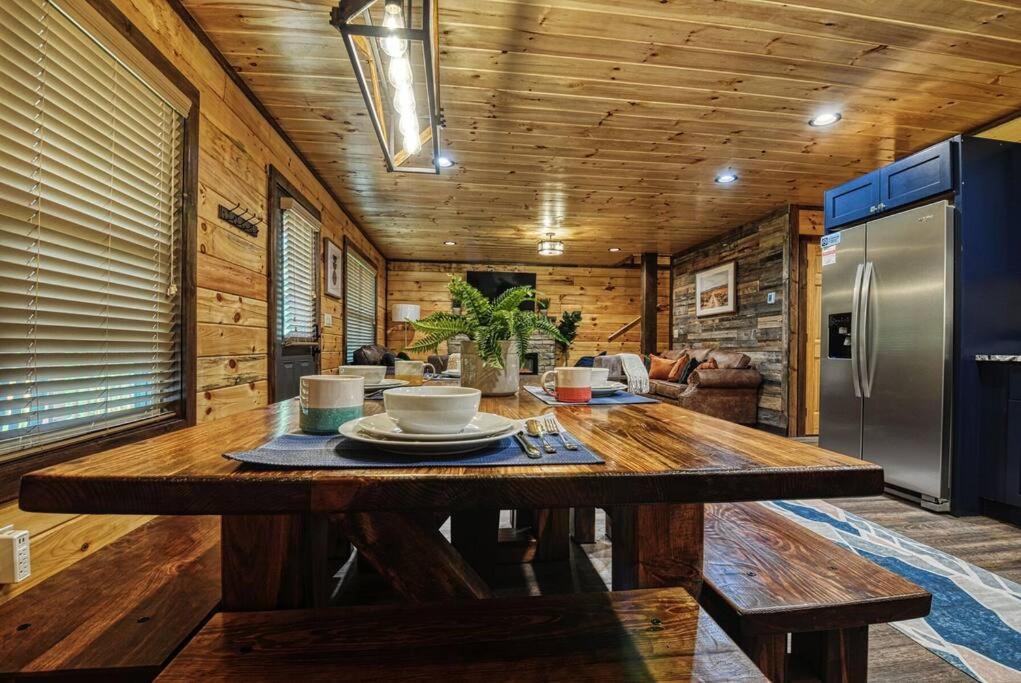 Adventure Retreat/Cabin/Pool+Hot Tub/Game Room+Theater เซอเวียร์วีล ภายนอก รูปภาพ