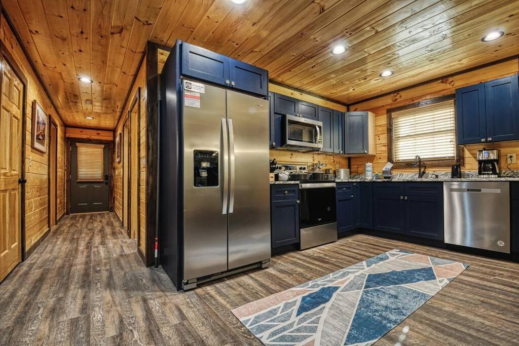 Adventure Retreat/Cabin/Pool+Hot Tub/Game Room+Theater เซอเวียร์วีล ภายนอก รูปภาพ