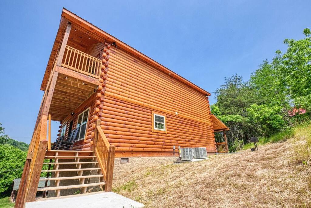 Adventure Retreat/Cabin/Pool+Hot Tub/Game Room+Theater เซอเวียร์วีล ภายนอก รูปภาพ