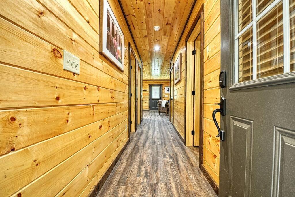 Adventure Retreat/Cabin/Pool+Hot Tub/Game Room+Theater เซอเวียร์วีล ภายนอก รูปภาพ
