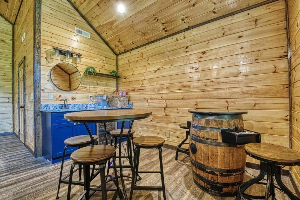 Adventure Retreat/Cabin/Pool+Hot Tub/Game Room+Theater เซอเวียร์วีล ภายนอก รูปภาพ