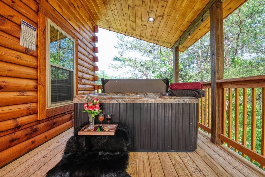 Adventure Retreat/Cabin/Pool+Hot Tub/Game Room+Theater เซอเวียร์วีล ภายนอก รูปภาพ